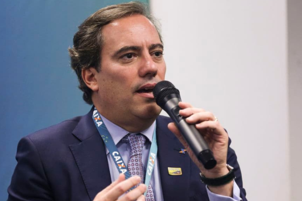 Pedro Duarte Guimarães explora como treino rigoroso, alimentação adequada e biomecânica perfeita transformam nadadores em campeões nas piscinas.