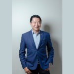 Milton Seigi Hayashi defende a formação médica contínua e a atualização constante.